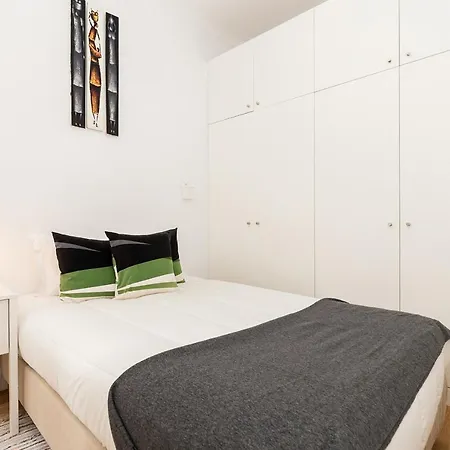 Charming Flat In Penha De Franca Lisboa