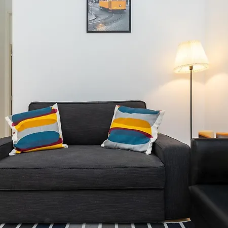 Charming Flat In Penha De Franca * Lisboa
